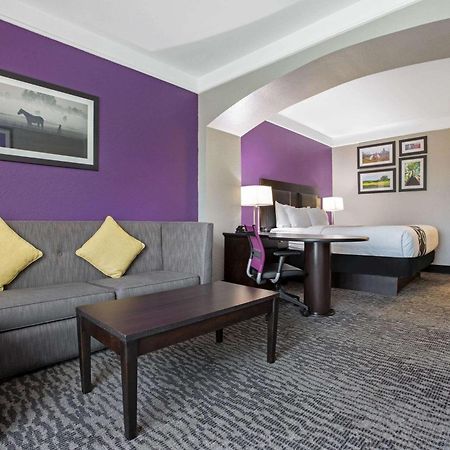 La Quinta By Wyndham Pearland Hotel Стая снимка
